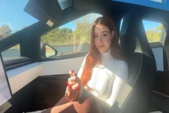 POUB-4284 把我最好的朋友女朋友的童貞帶到網路卡車上 Rosie rider