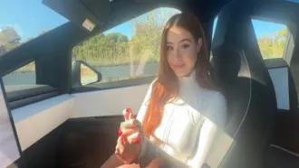 POUB-4284 把我最好的朋友女朋友的童貞帶到網路卡車上 Rosie rider